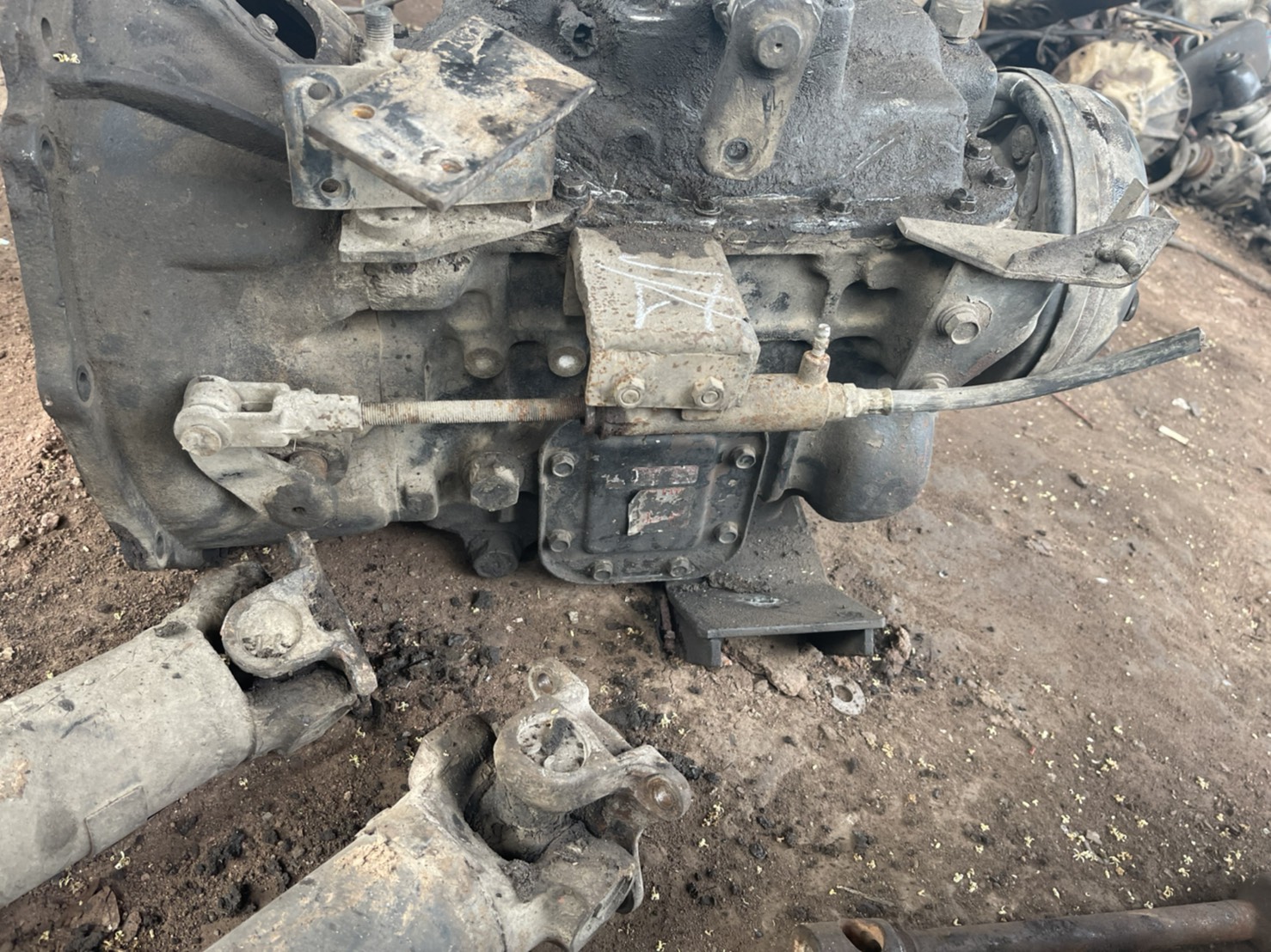 เกียร์ HINO WO4D 6 เกียร์ถอยพร้อมใช้งาน