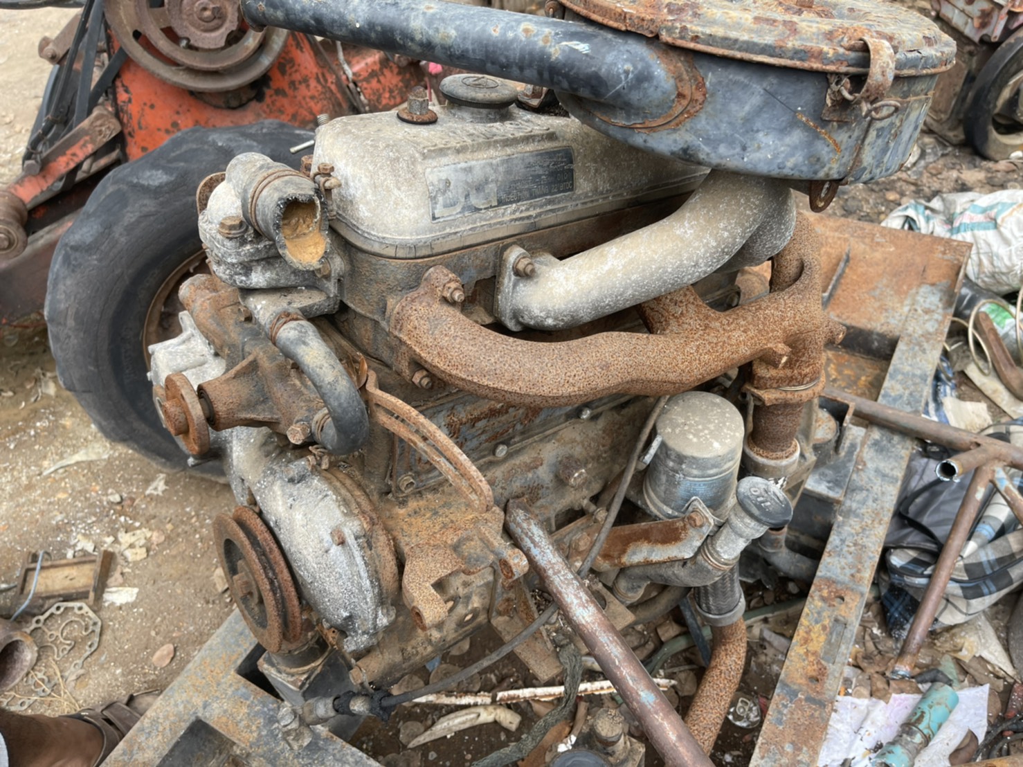 เครื่อง DAIHATSU แยกอะไหล่ หรือ ยกตัว9500 บาท 0816278866