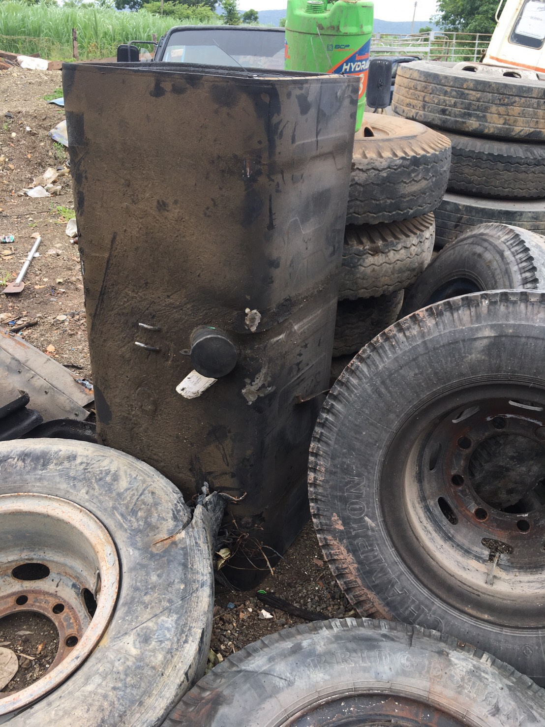 ถังน้ำมัน พร้อมขายึด ISUZU 400 ลิตร 3900บาท