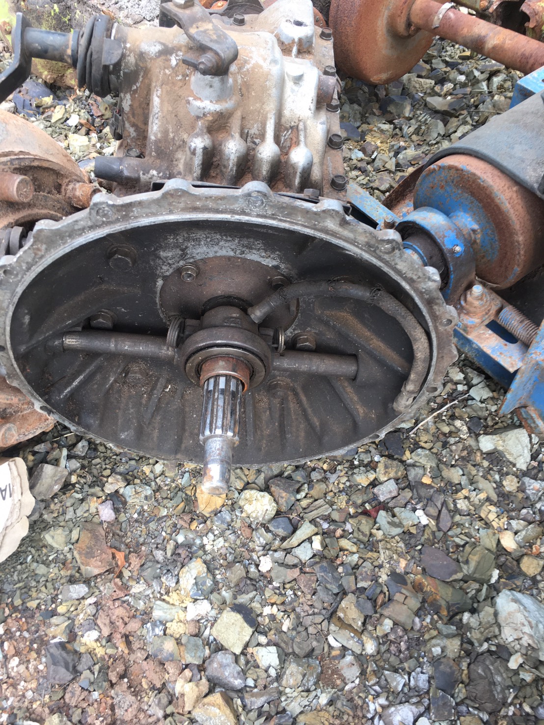 เกียร์ isuzu 7 เกียร์ถอย 23000บาทเกียร์ตาราง พร้อมใช้งาน 0816278866