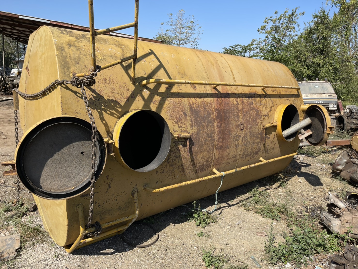 ถังน้ำ 6 ล้อ 35000 บาท พร้อมอุปกรณ์