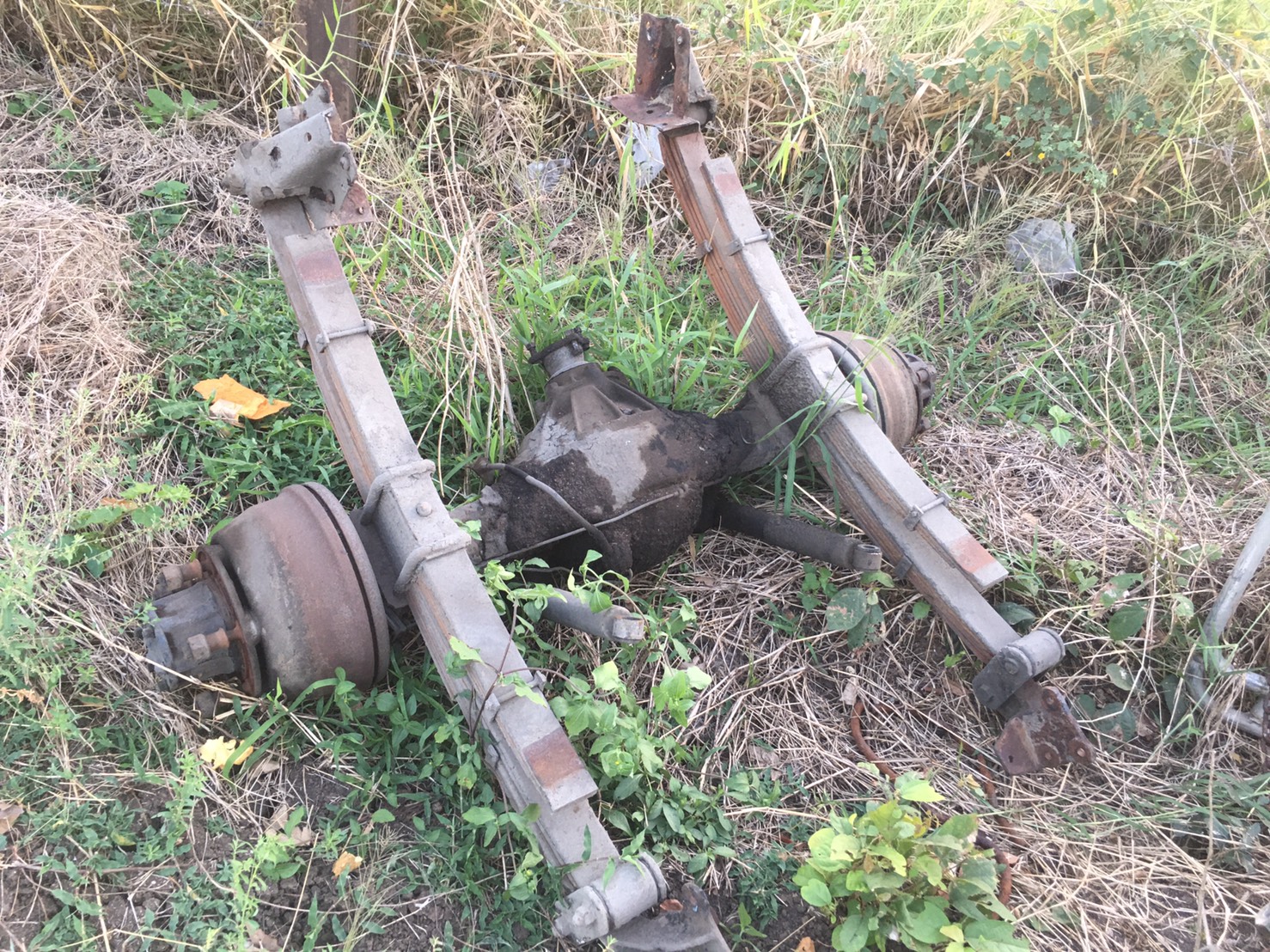 เพลาหลังพร้อมแหนบ isuzu 110ยกเส้น 16500บาท