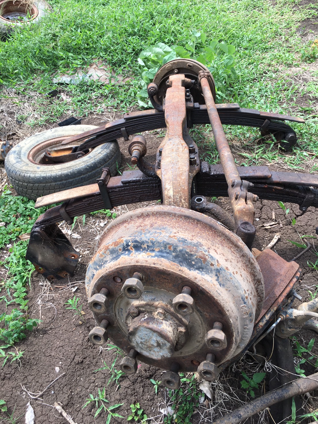 คานหน้า Hino สดือ 31 นิ้ว16000 บาท พร้อมแหนบ