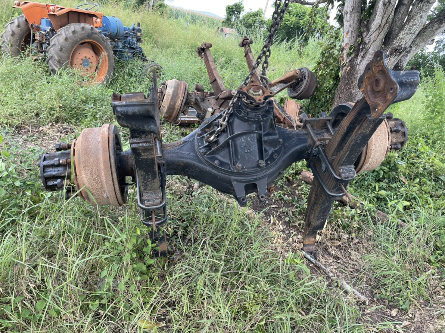 เพลา ISUZU 8 น็อต เป็นลูกหลัง 10ล้อ ร็อกใหญ่ ใส่หกล้อ 28000 บาท พร้อมแหนบ0816278866