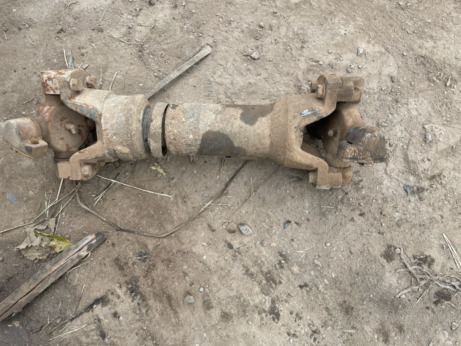 ชุด2เพลา ISUZU 240 พร้อมแท่นโบกี้แหนบ เฟื่อง 8-39 95000บาท 0816278866 ชุด2เพลา ISUZU 240 พร้อมแท่นโบกี้แหนบ เฟื่อง 8-39 95000บาท 0816278866