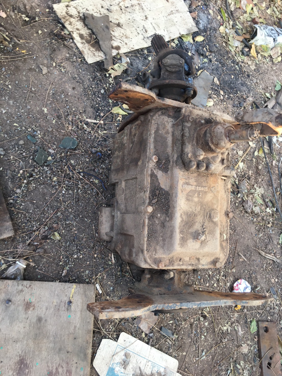 เกียร์ สโลกลาง นิสัน 10 ล้อ 18000บาท พร้อมใช้งาน