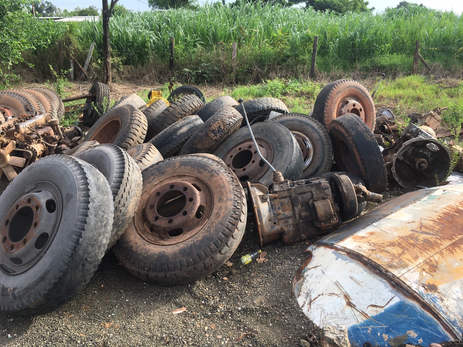 ขายยางพร้อมกระทะ 900-20 1500-2500 บาทตามสภาพ