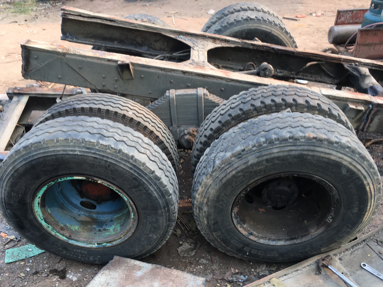 ยางพร้อมกะทะ 1.000-20 8 เส้น 17000บาท พร้อมใช้งาน