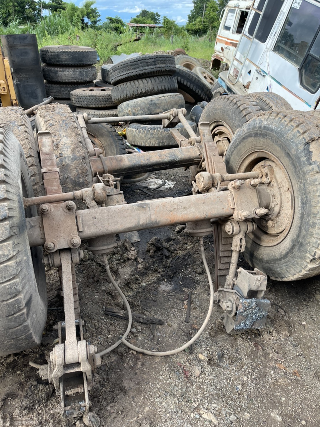 เพลาลูกพ่วง เพลาเหลี่ยม พร้อมแหนบเส้นละ  25000บาท 0816278866