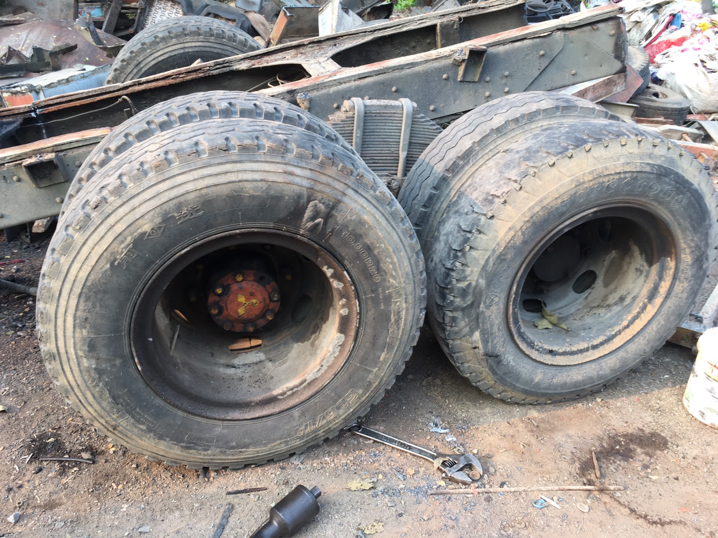 ยางพร้อมกะทะ 1.000-20 8 เส้น 17000บาท พร้อมใช้งาน