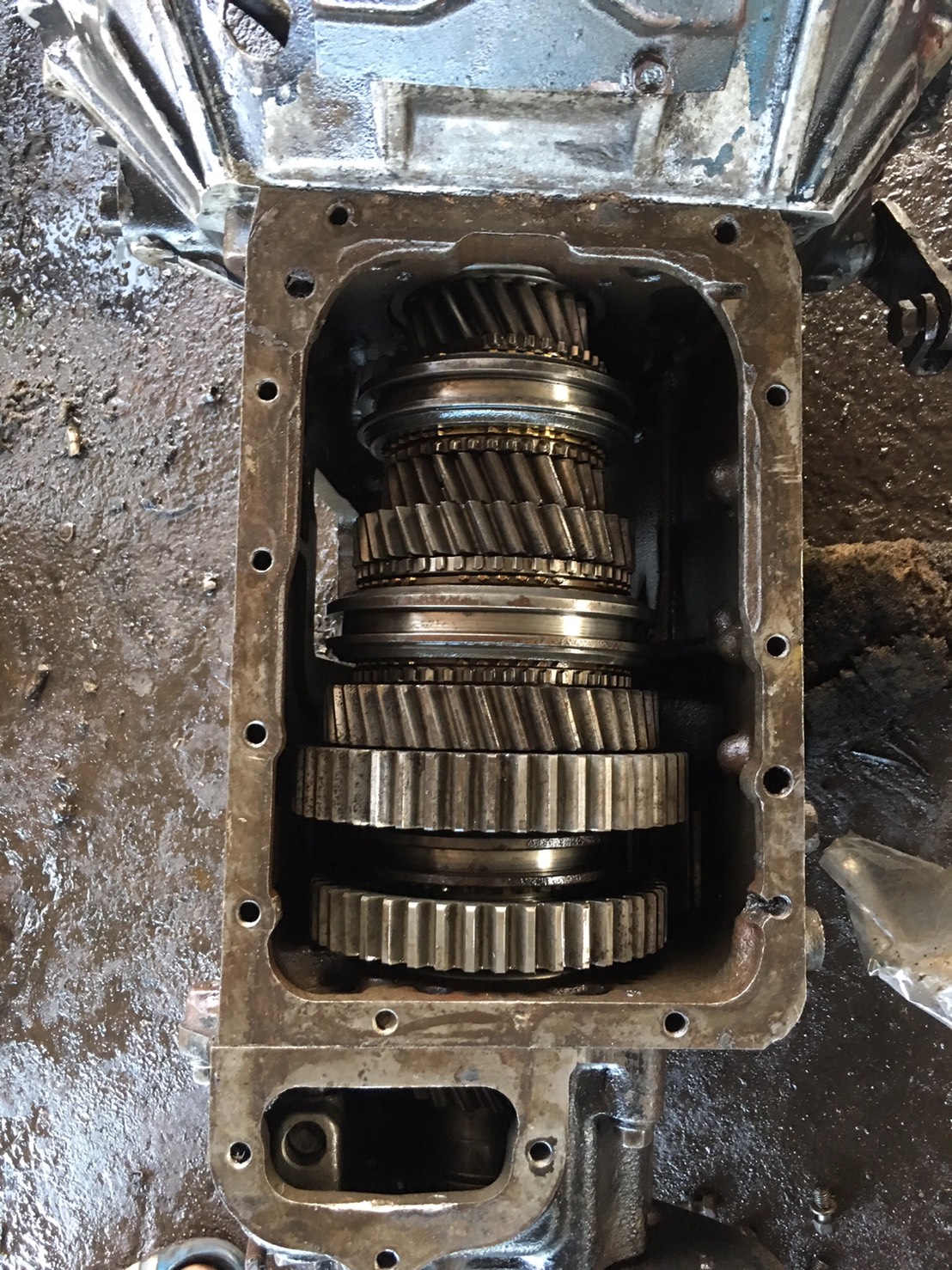 เกียร์ isuzu 7 เกียร์ถอย 23000บาท พร้อมใช้งาน