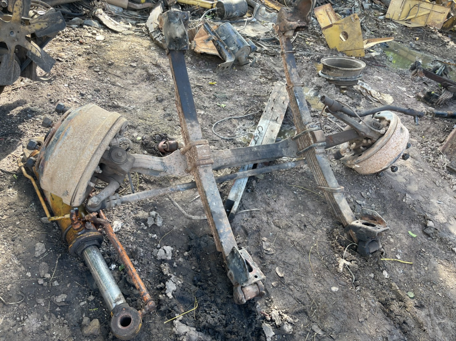 คานหน้า ร็อกกี้ พร้อมแหนบ 20000 บาท พร้อมใช้งาน 0816278866