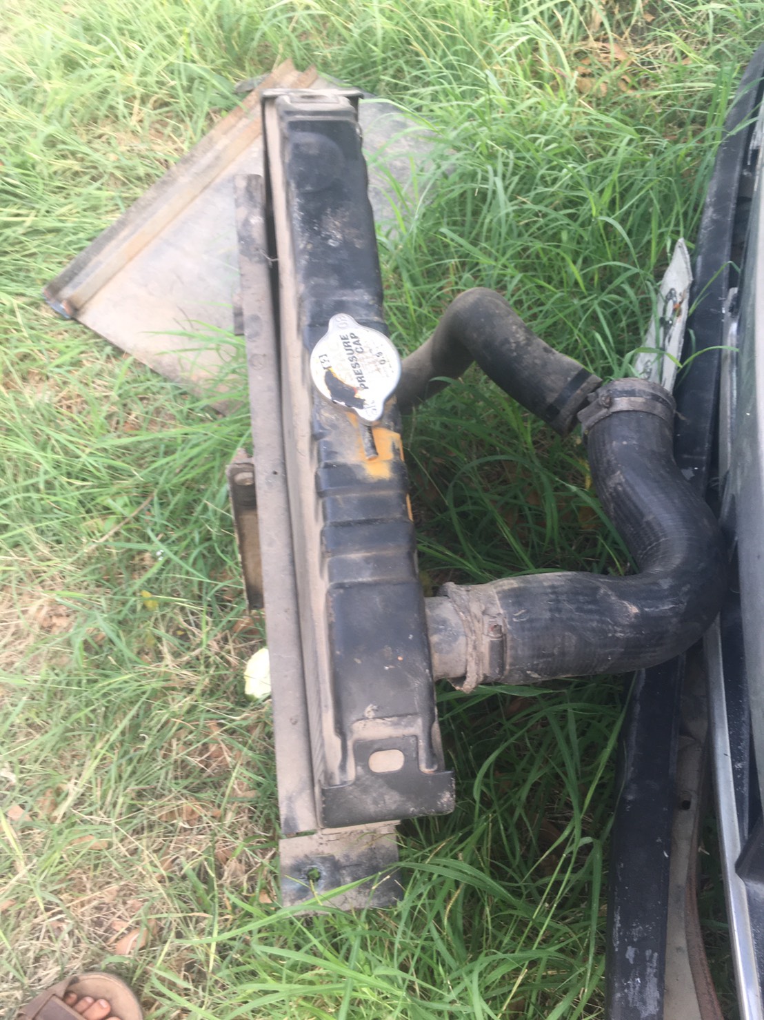 หม้อน้ำ 6ล้อ isuzu ร็ออกี้ 5500บาท พร้อมใช้งาน