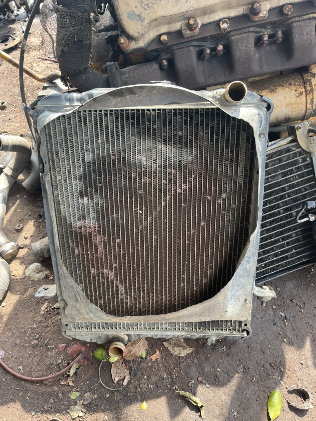 หม้อน้ำ 6 ล้อ ISUZU 4ช่อง กว้าง 50 สูง65 ซม