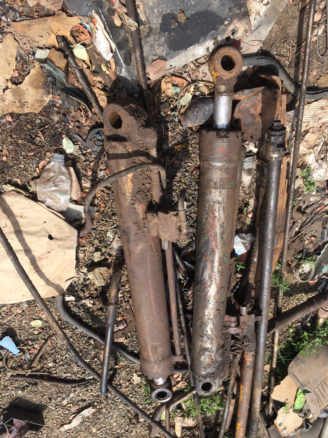 กระบอกไฮโรลิค ยาว140ชม แกน 64มม คู่ 13500 บาท พร้อมใช้งาน