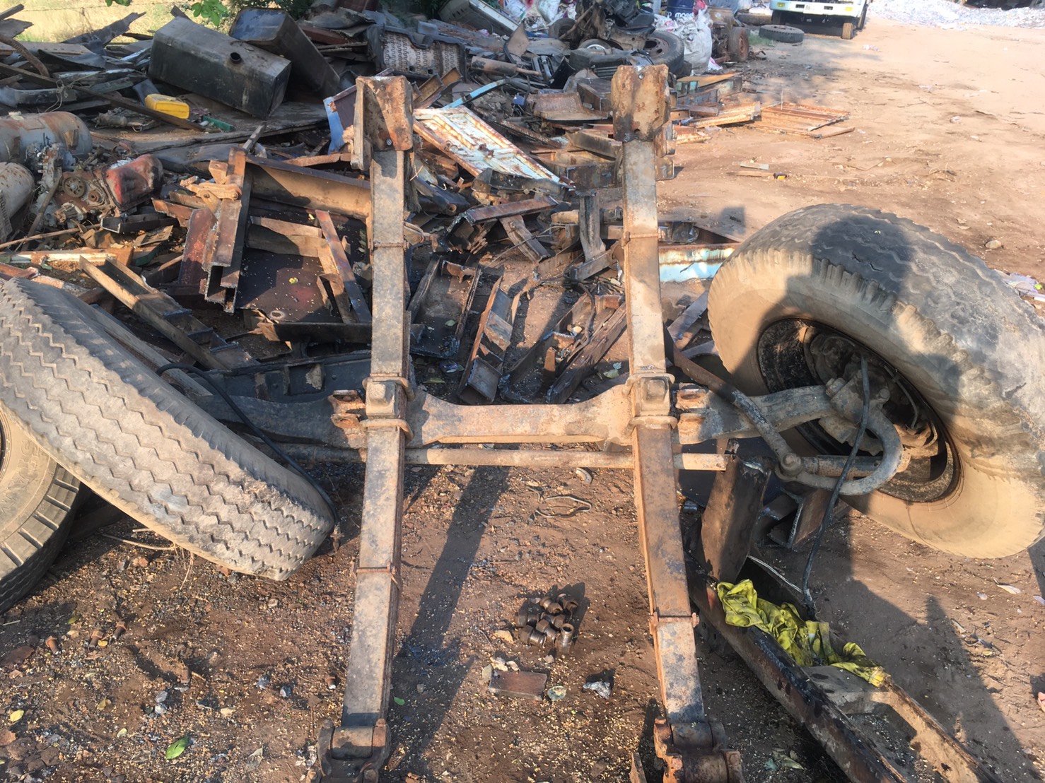 คานหน้า  HINO พร้อมแหนบ 14000บาท สดือ 26 ชม