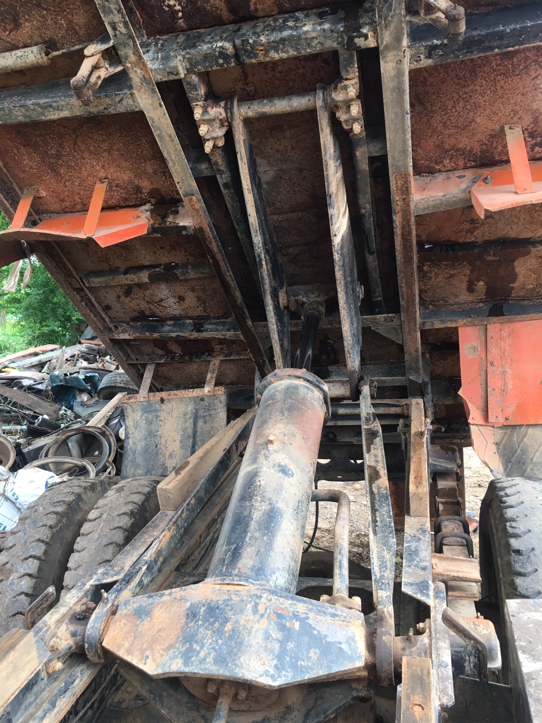 ชุดดั้มพร้อมอุปกรณ์ และ คัสชีเทียม 6 ล้อ 25000 บาท