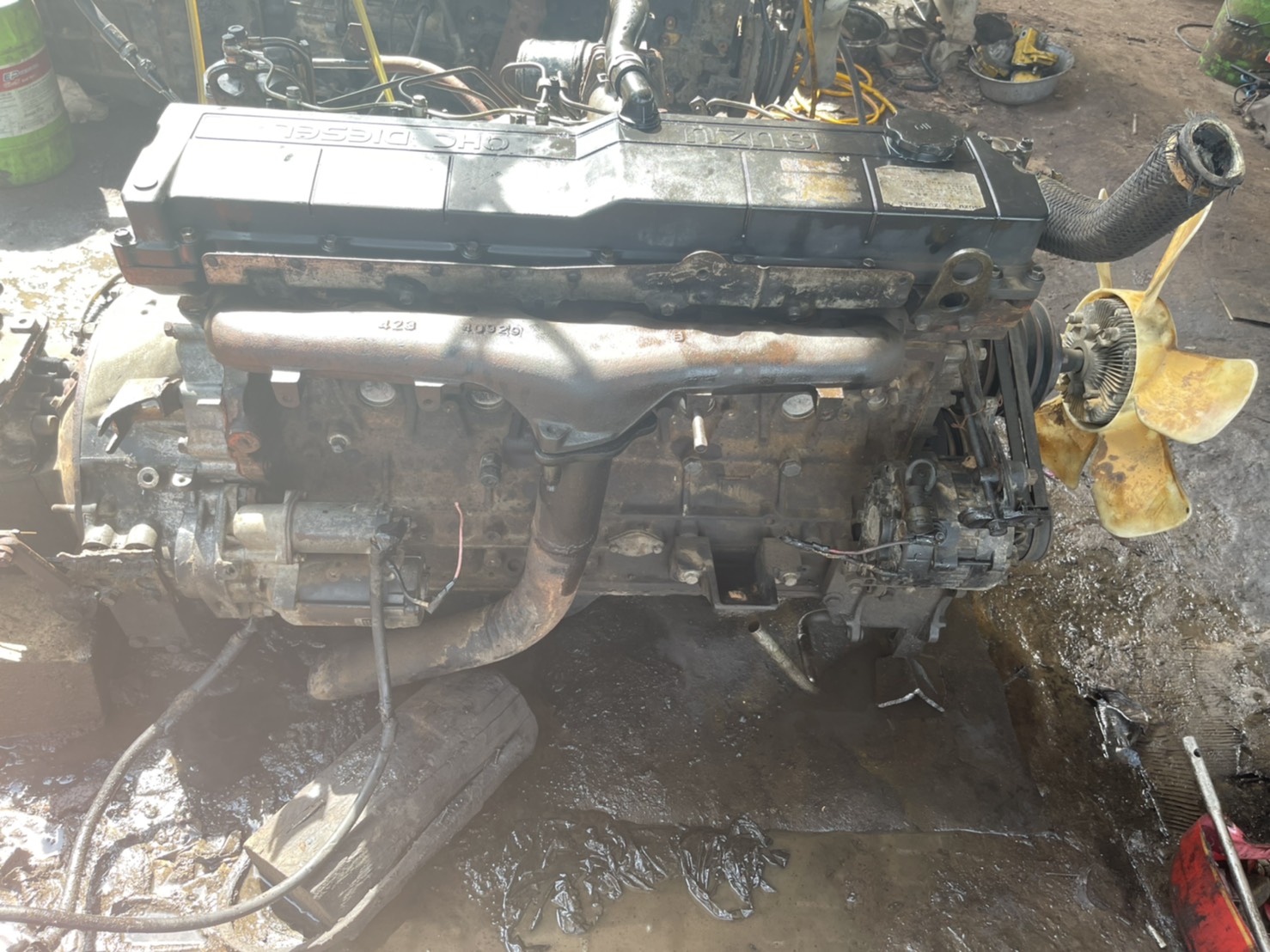 ขายเครื่อง 6HE1 พร้อมเกียร์ 75000บาท พร้อมใช้งาน 0816278866