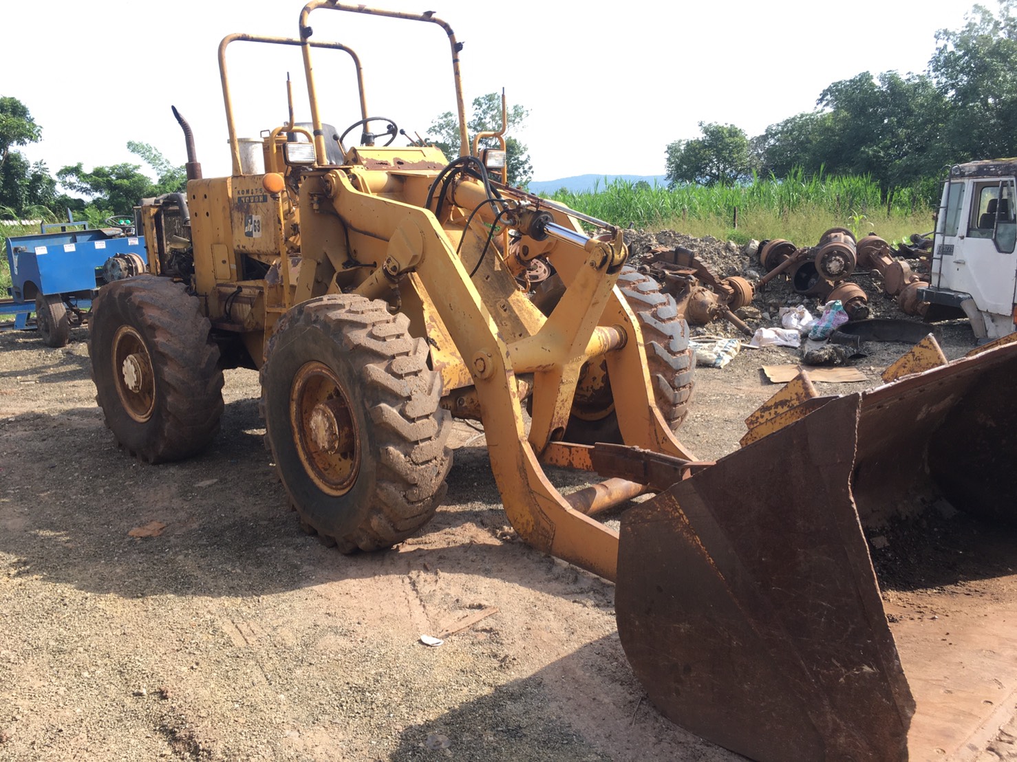 รถตักjh63 พร้อมใช้งาน 220000