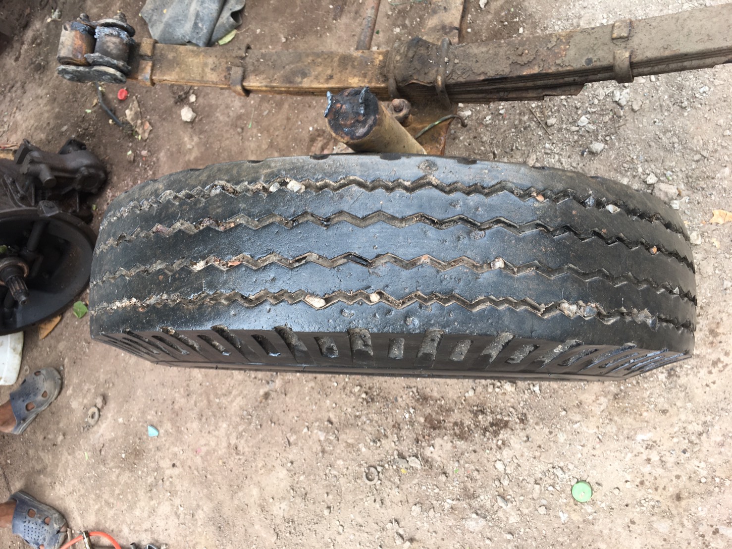 ยางพร้อมกะทะ 7.50-15 2เส้น 3600บาท