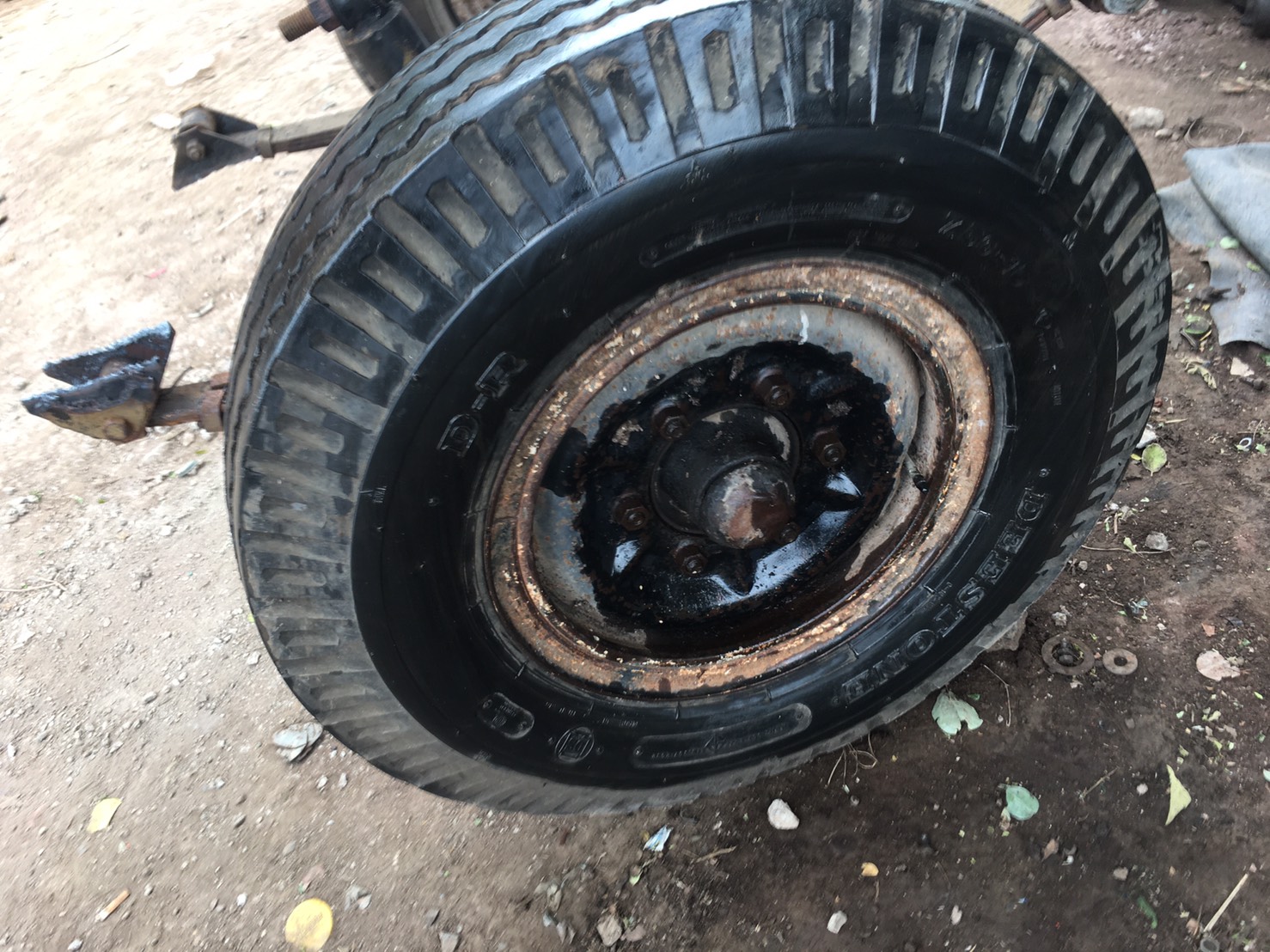 ยางพร้อมกะทะ 7.50-15 2เส้น 3600บาท