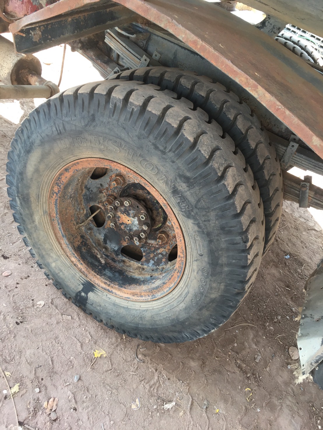 ยางพร้อมกระทะ 900-20 พร้อมใช้งาน9600บาท 0816278866