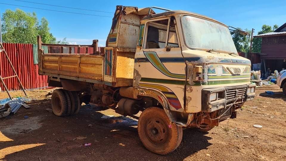 กระบะ พร้อมชุดดั้ม ใส่HINO KM 40000 บาท พร้อมใช้งาน 0816278866