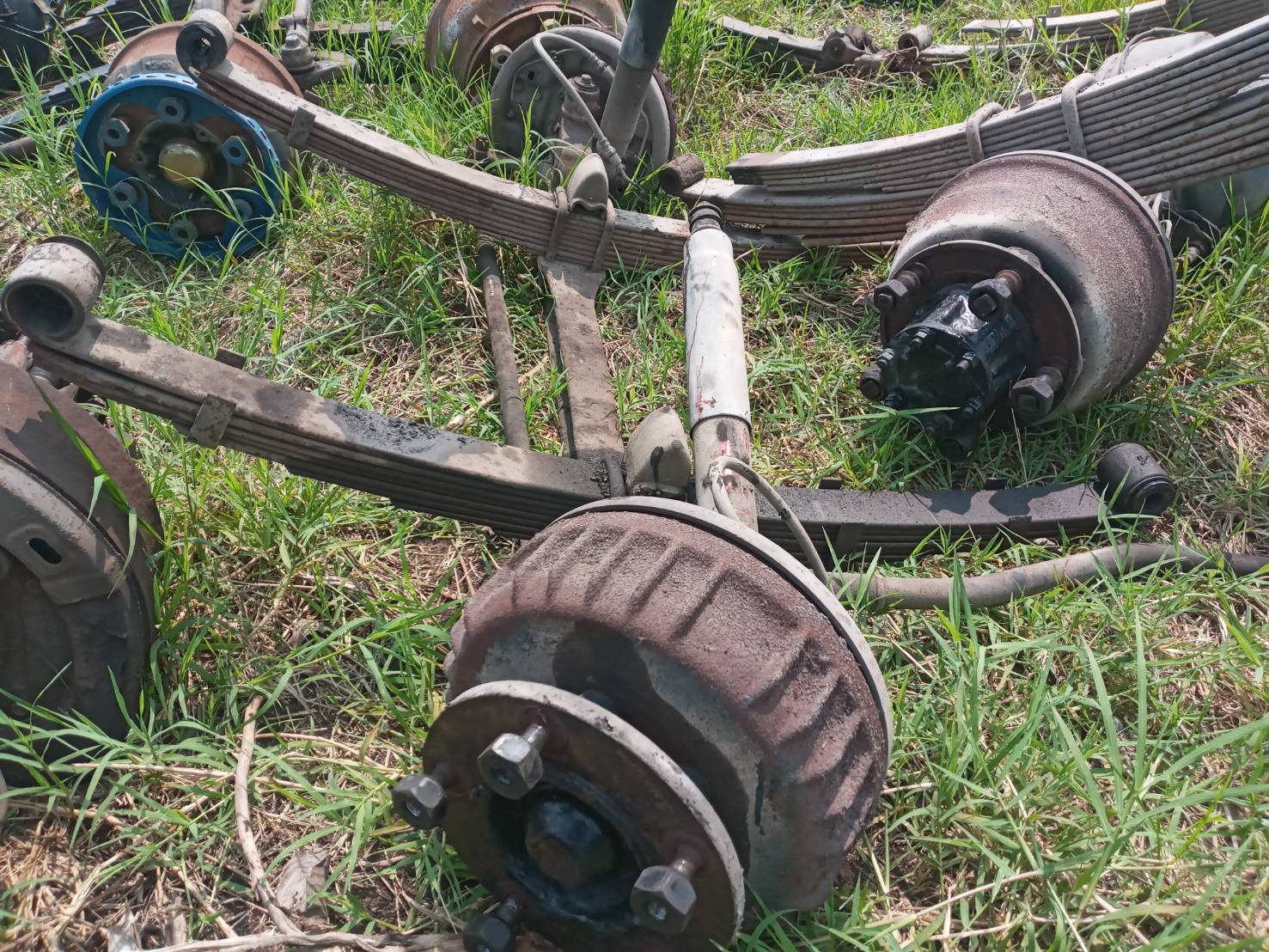 ชุดคานหน้า เพลาหลัง ISUZU NKR 5น็อต ชุดคานหน้า เพลาหลัง ISUZU NKR 5น็อต