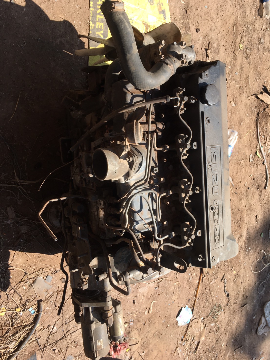 เครื่อง ISUZU 120 แรง 4HF1 เครื่องหลวม 26000บาท 0816278866