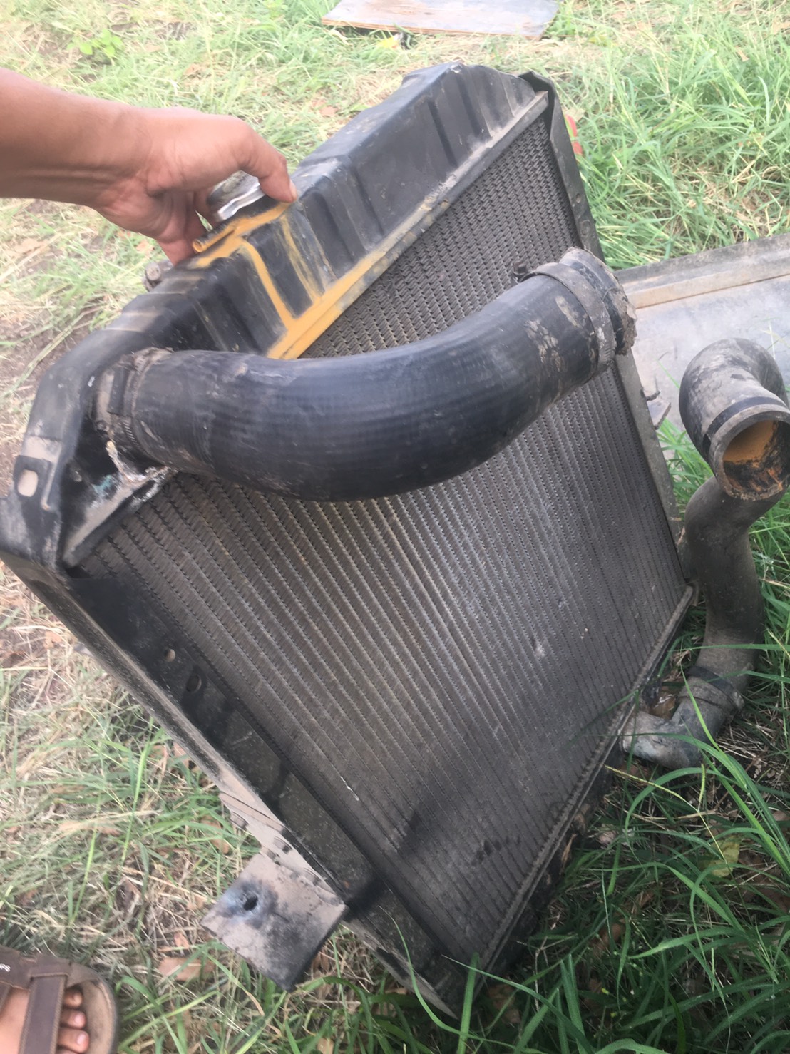 หม้อน้ำ 6ล้อ isuzu ร็ออกี้ 5500บาท พร้อมใช้งาน