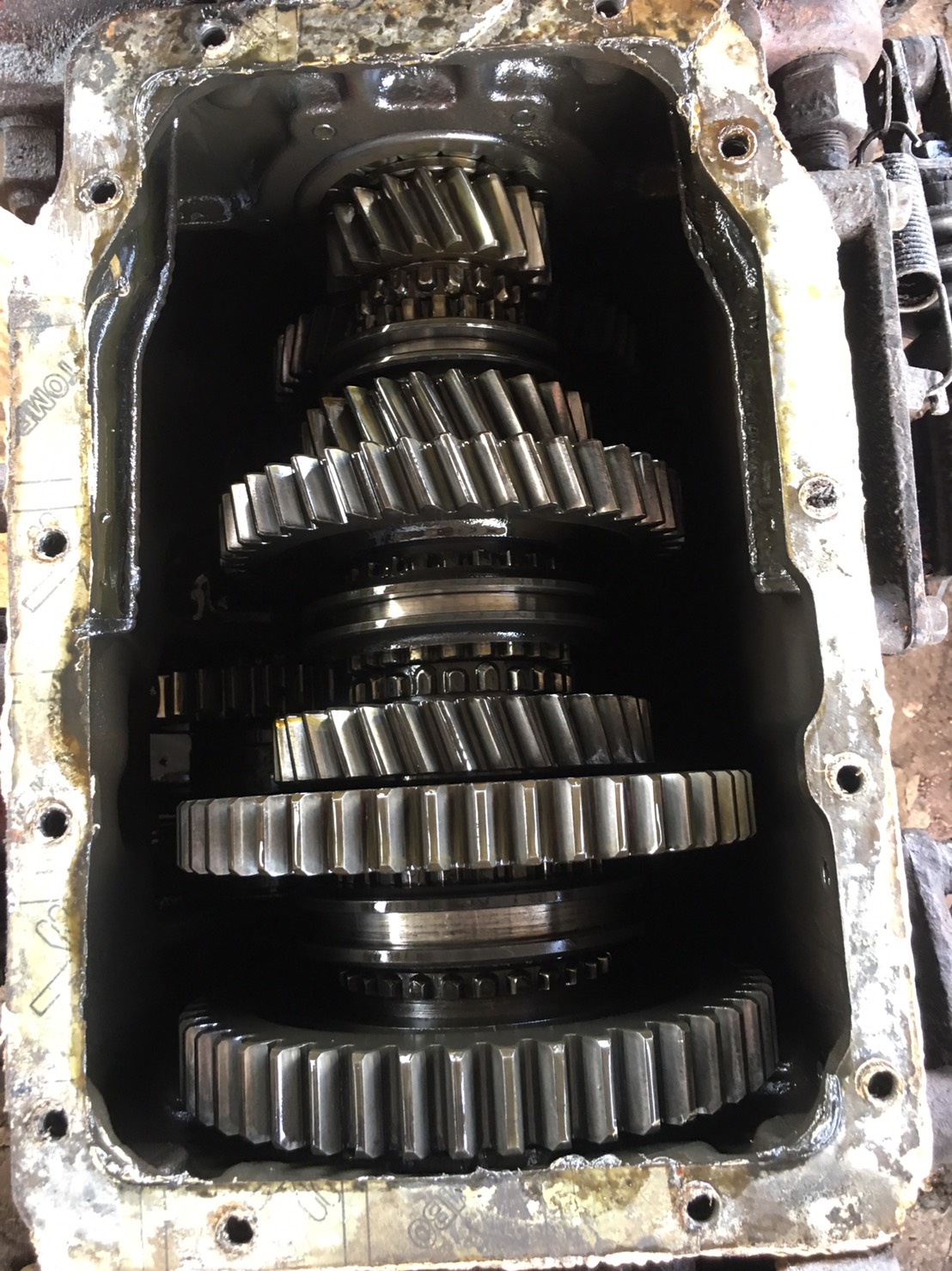 เกียร์ Hino EH700 16000 บาท  พร้อมเกียร์ฝาก พร้อมใช้งาน