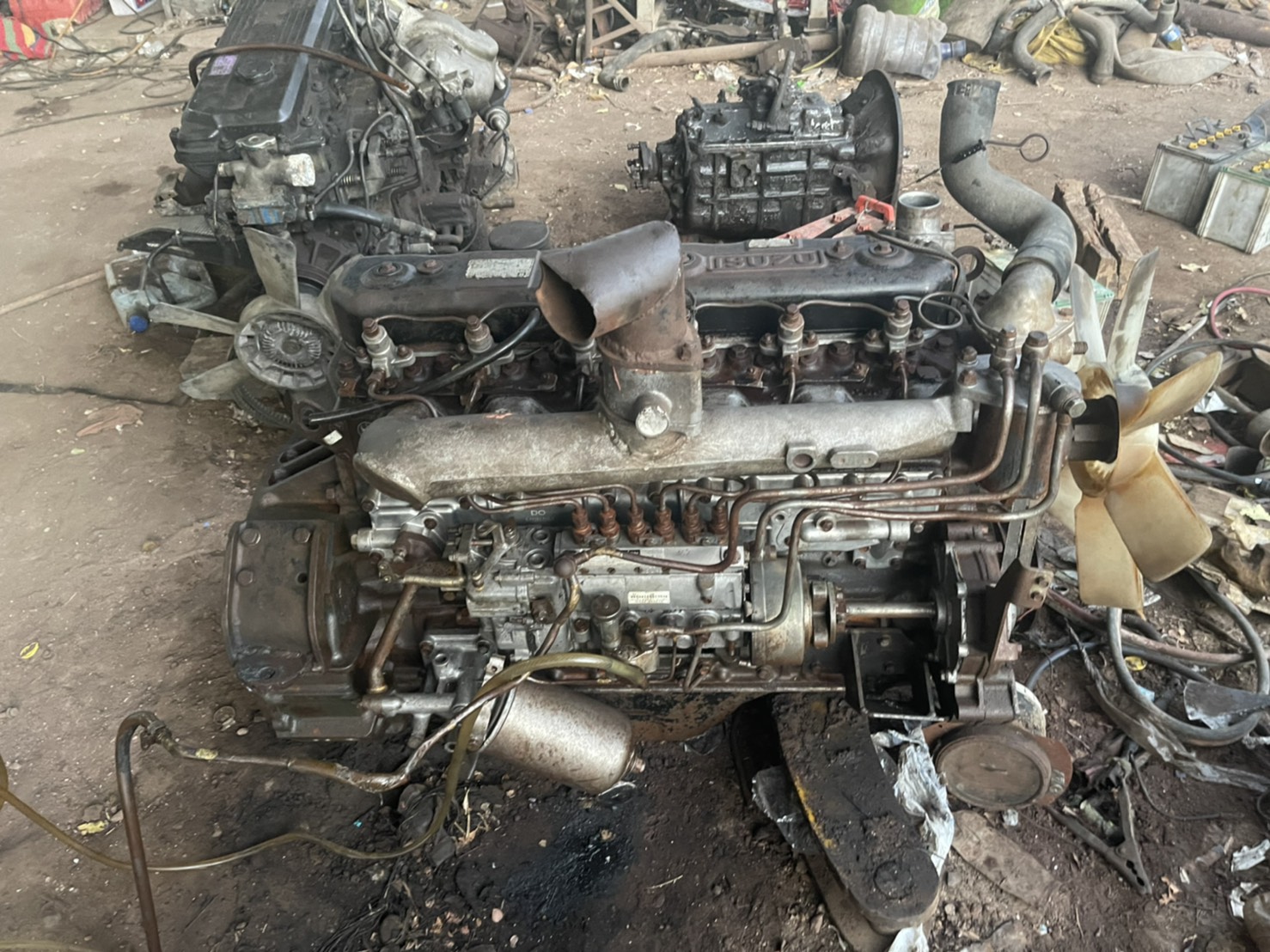 เครื่อง ISUZU 6BD1 165 แรง 45000บาท 0816278866