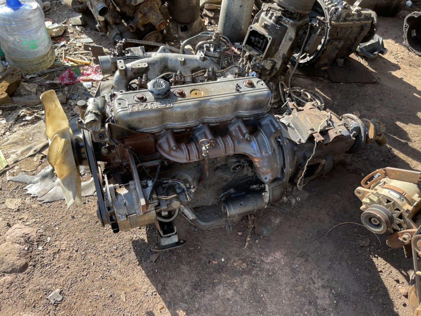 เครื่องพร้อมเกียร์ 26000 บาท พร้อมมใช้งาน ISUZU 85แรง