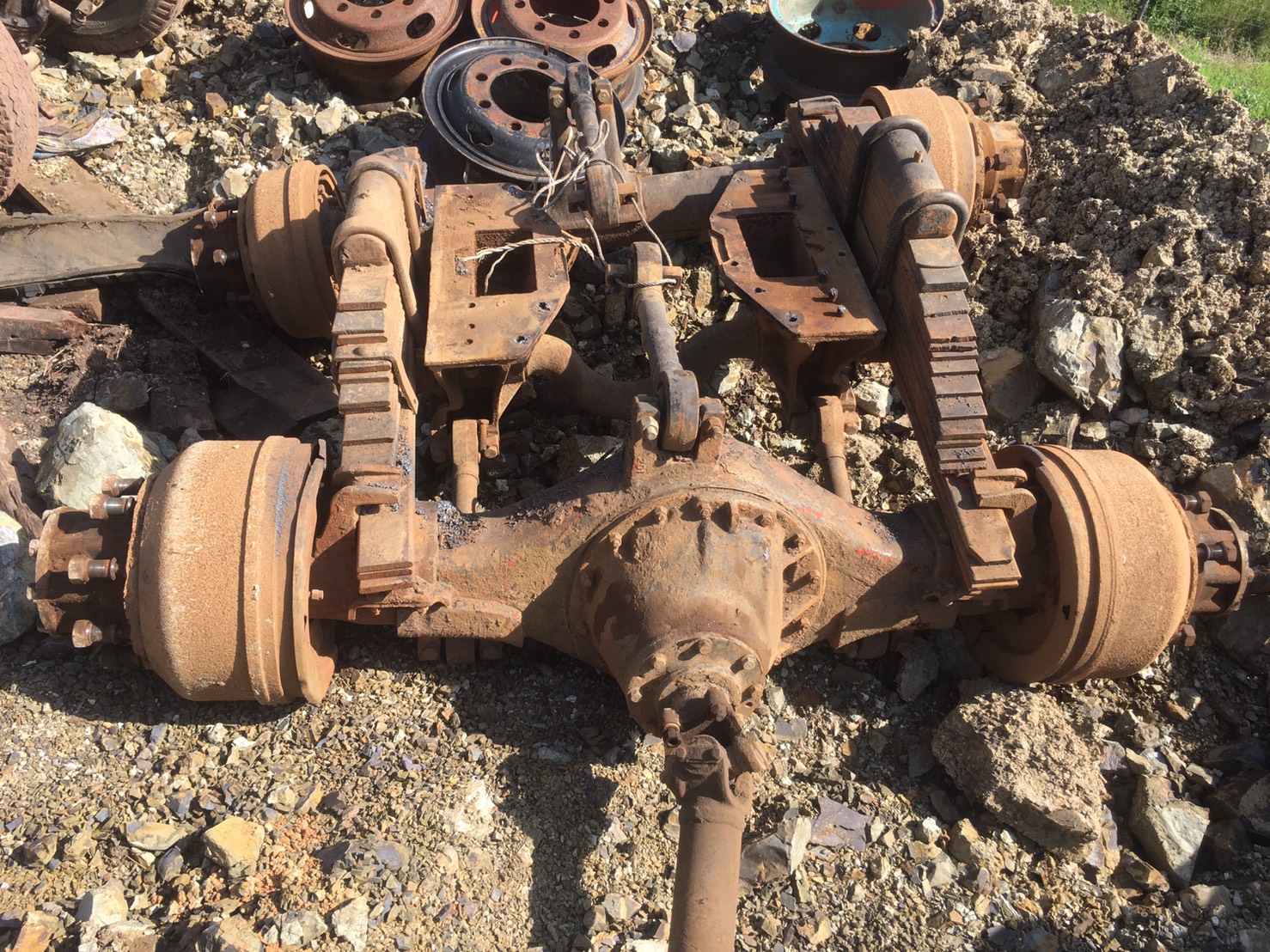 ชุดเพลา NISSAN UD เพลาเดียว 38000บาท พร้อมใช้งาน