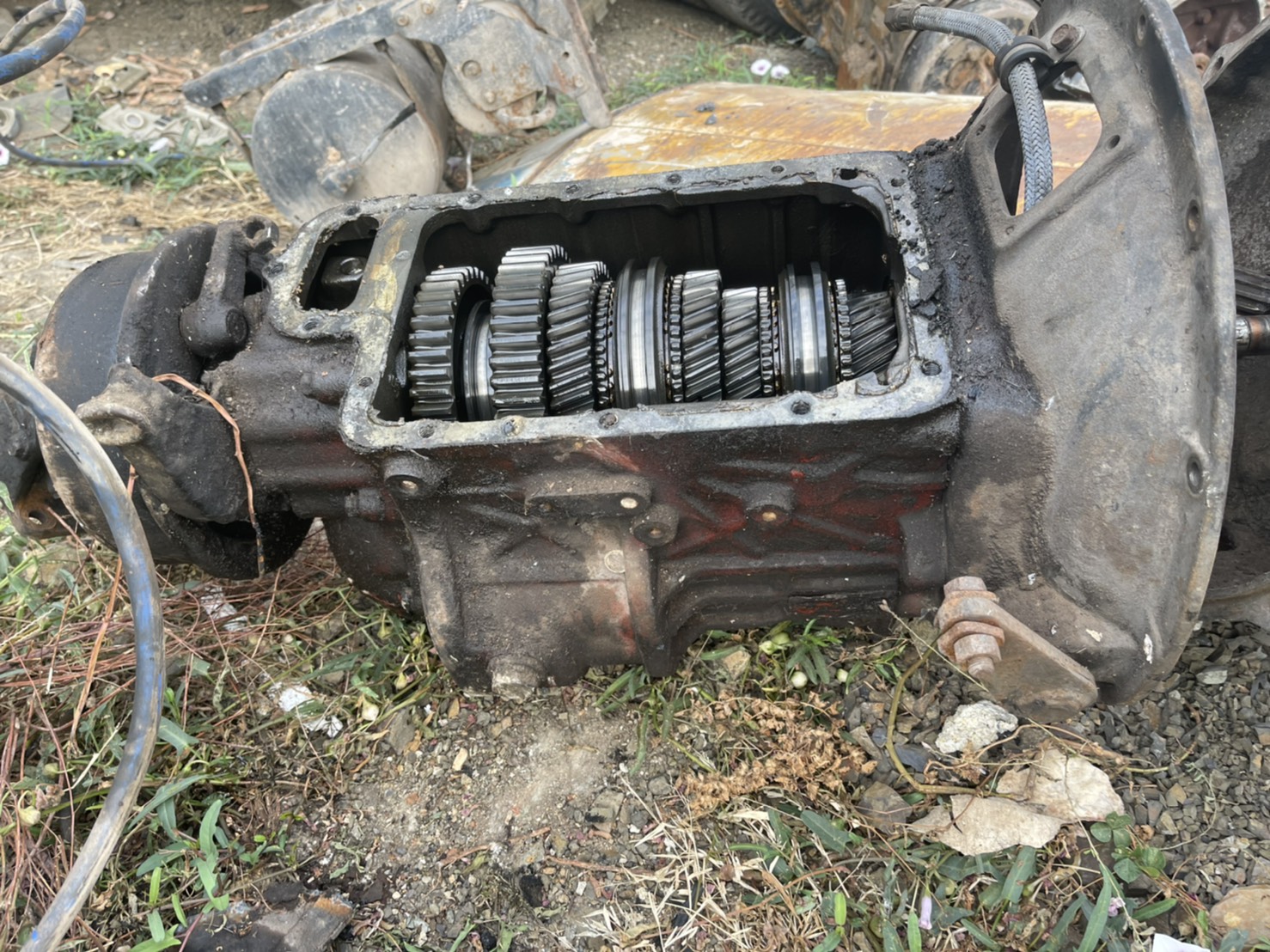 เกียร์ ISUZU ร็อกกี้ 7 เกียร์ถอย 24000 บาท 0816278866