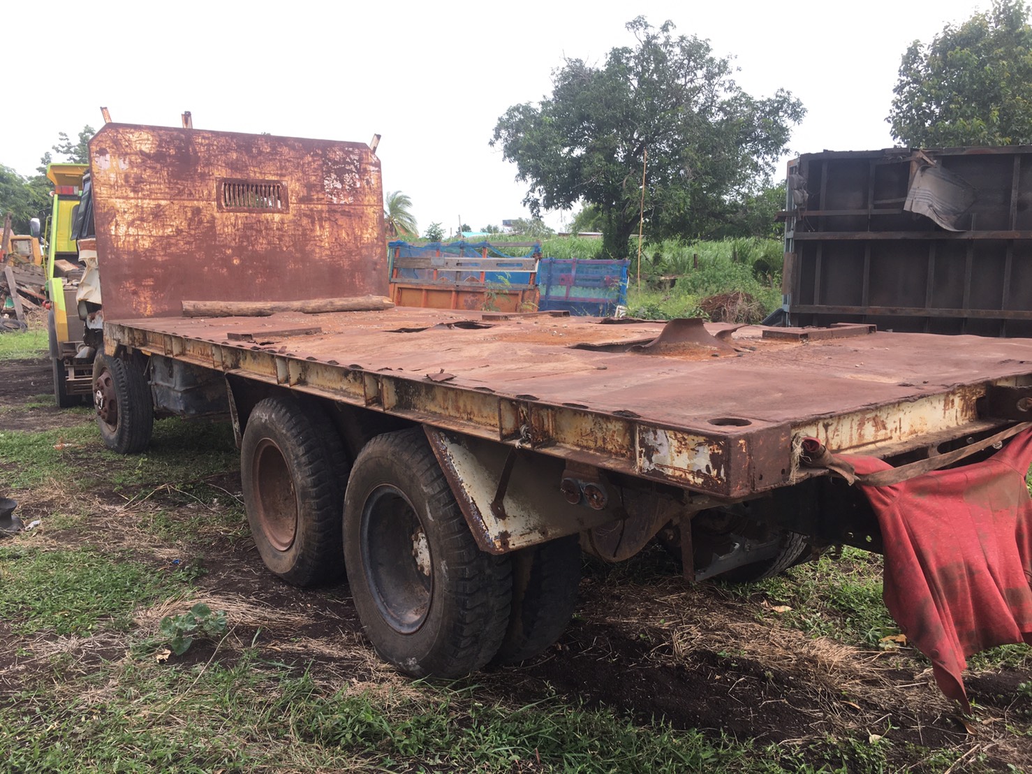 ขายกระบะพื้นเรียบ 3 มิตร39000 บาท ยาว6เมตร กว้าง 2.48 เมตร คัสชี 84 ชม ขายกระบะพื้นเรียบ 3 มิตร39000 บาท ยาว6เมตร กว้าง 2.48 เมตร คัสชี 84 ชม