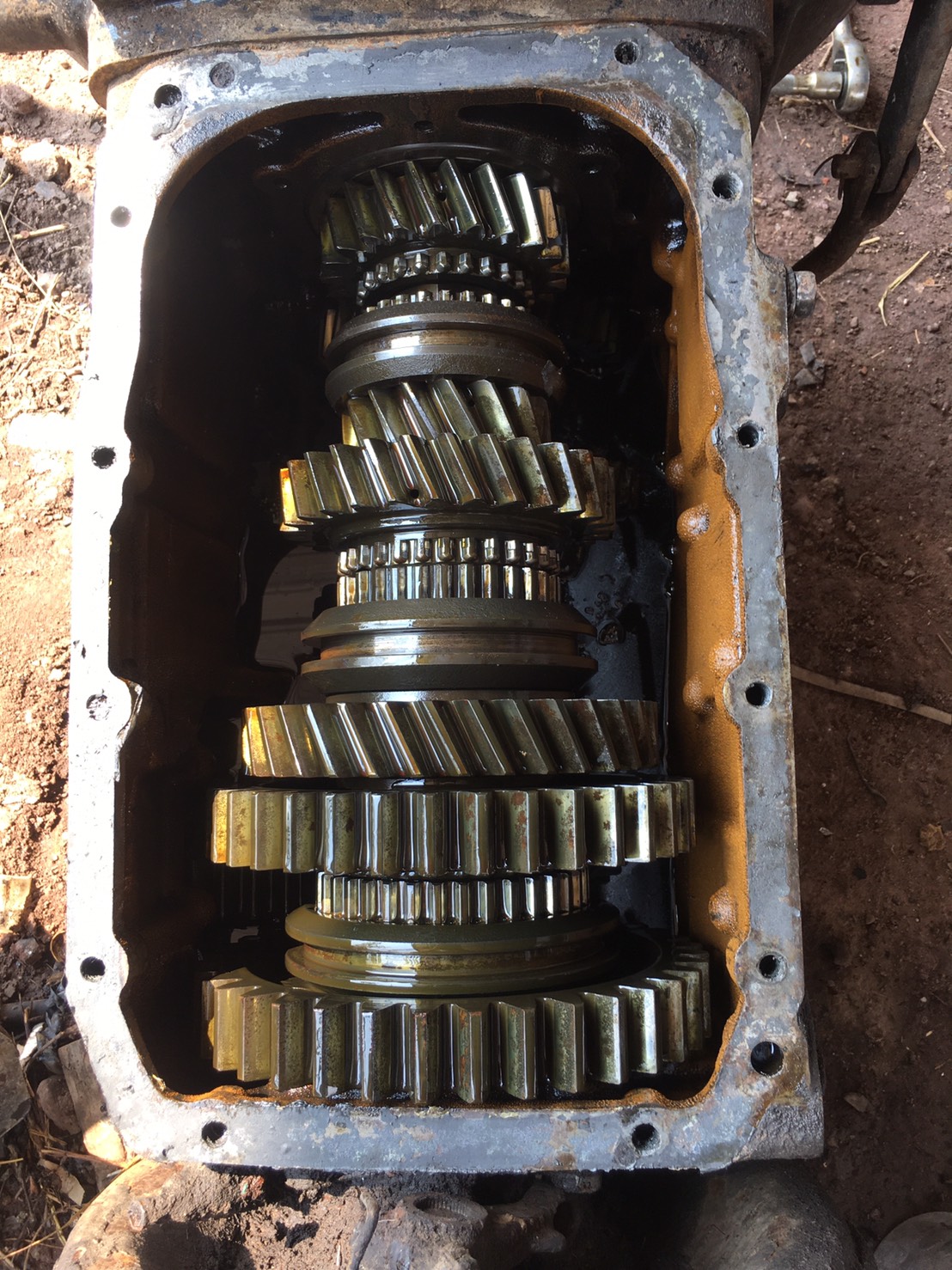 เกียร์ UD 6รอบ1 6เกียร์ถอย 16000 บาท พร้อมใช้งาน