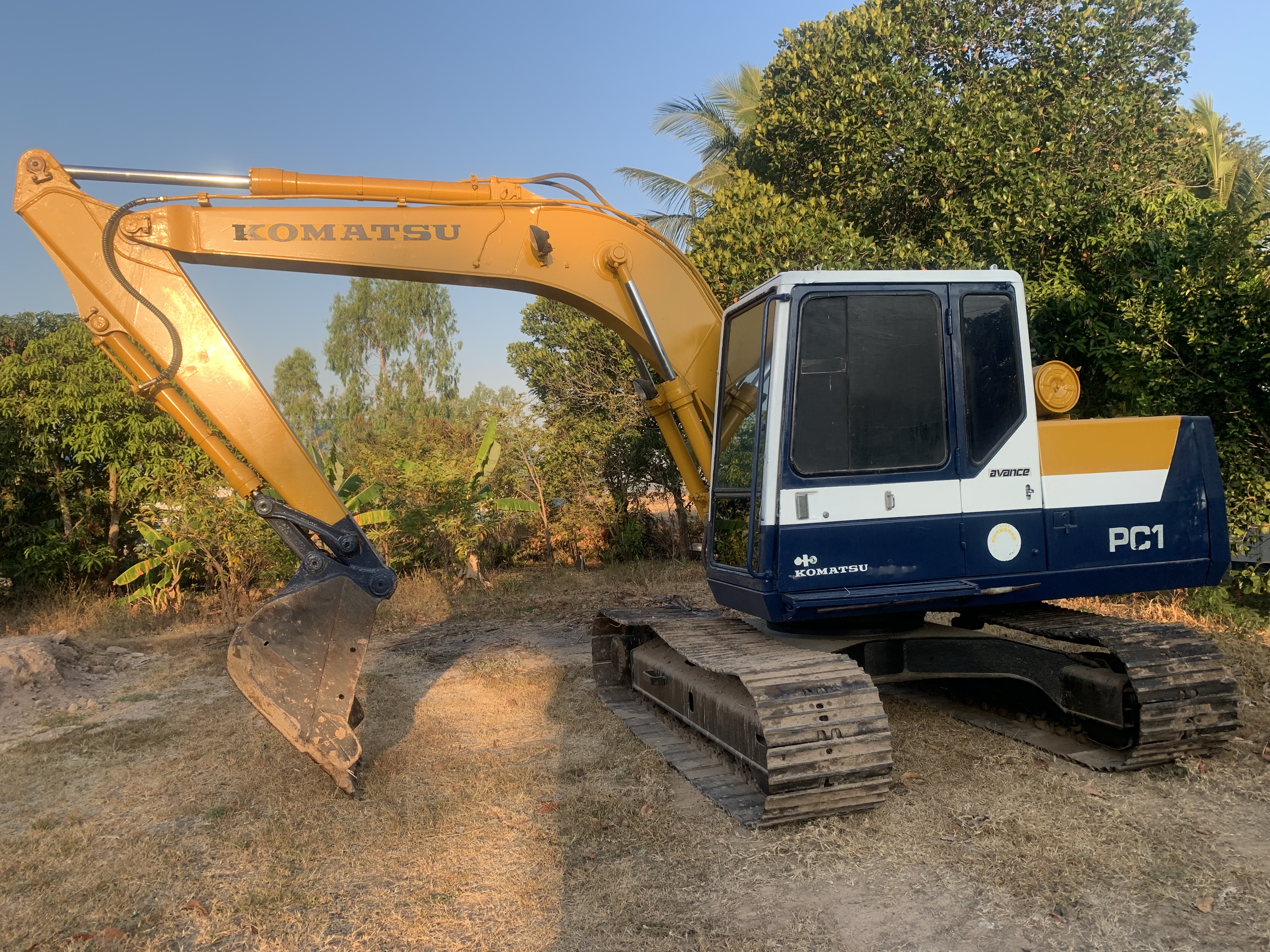 ขาย komatsu 100 รุ่น 5