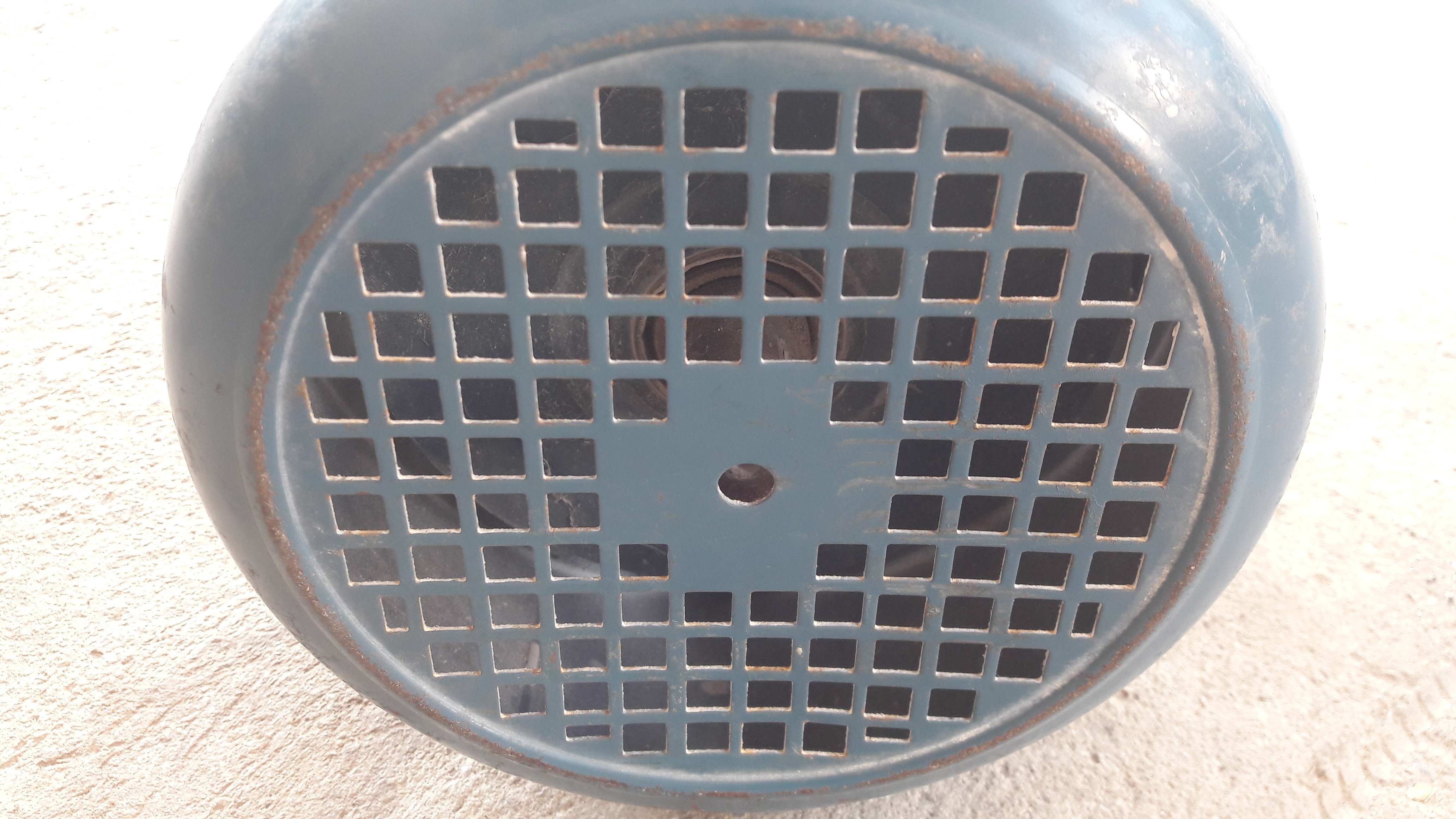 มอเตอร์  1.5 kw หรือ 2 hp ไฟบ้าน 220