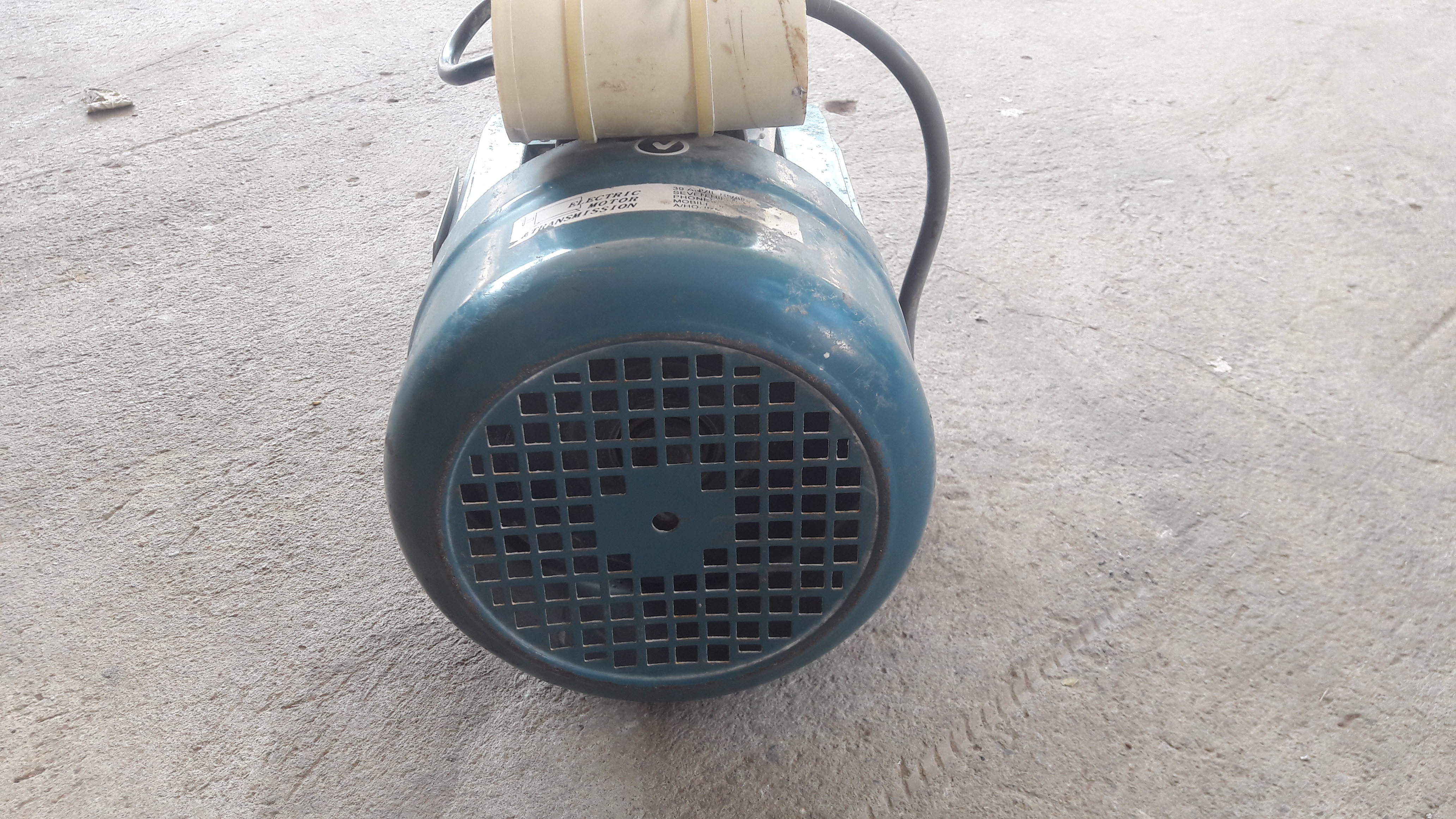 มอเตอร์  1.5 kw หรือ 2 hp ไฟบ้าน 220