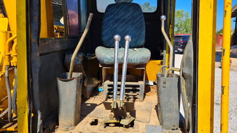 ขาย แบคโฮ KOMATSU PC100-3 เครื่องดี รถใช้งานได้ แถมปั้มไฮดรอริค และออยคูลเลอร์ ให้ด้วยนะครับ