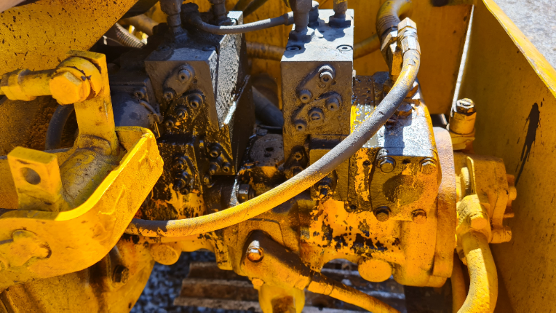 ขาย แบคโฮ KOMATSU PC100-3 เครื่องดี รถใช้งานได้ แถมปั้มไฮดรอริค และออยคูลเลอร์ ให้ด้วยนะครับ