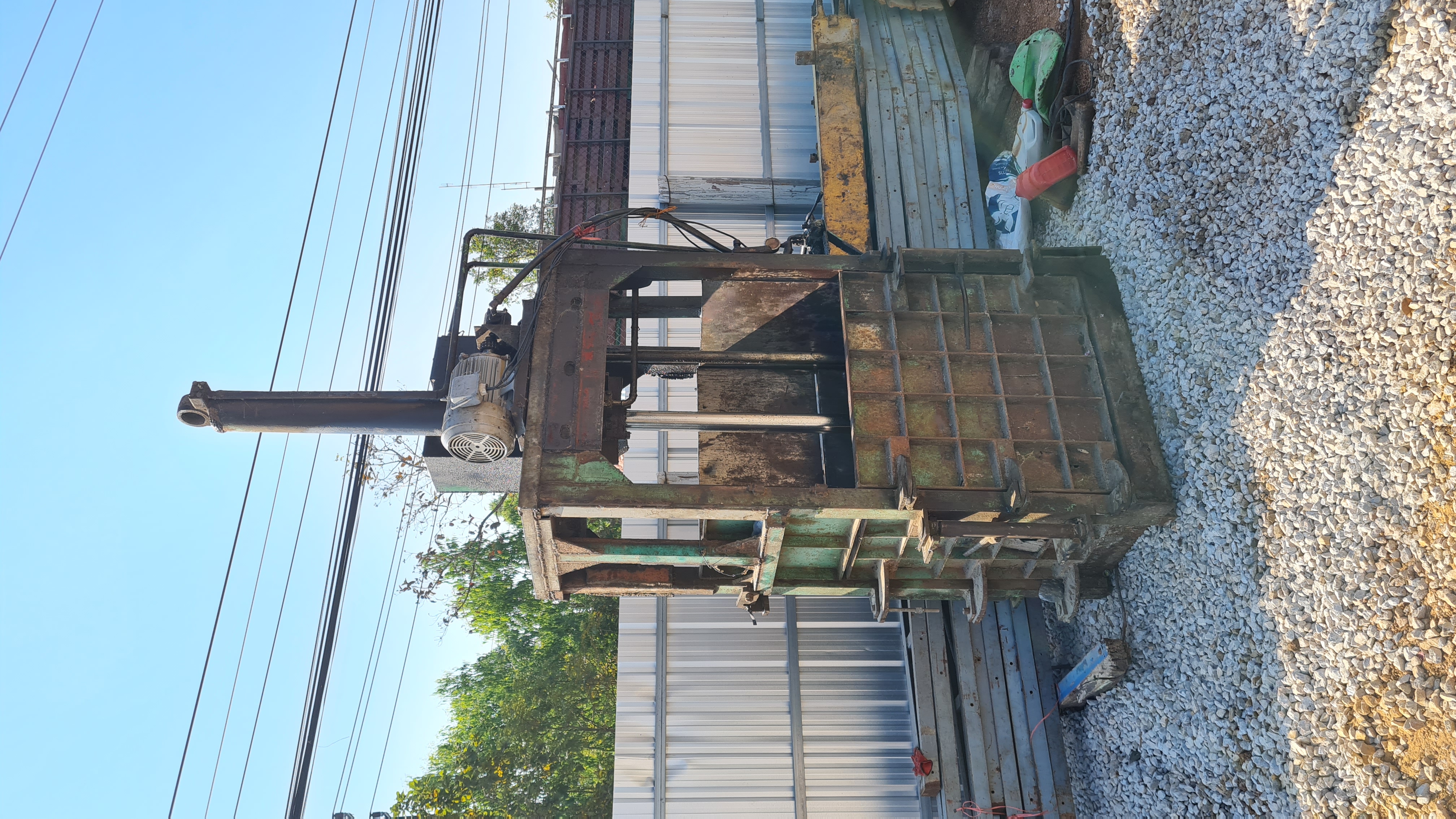 ขาย แท่นอัด หรือเครื่องอัด วัสดุรีไซเคิล