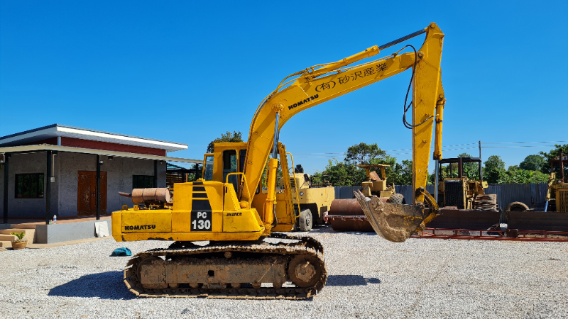 ขาย แบคโฮ KOMATSU PC100-3 เครื่องดี รถใช้งานได้ แถมปั้มไฮดรอริค และออยคูลเลอร์ ให้ด้วยนะครับ
