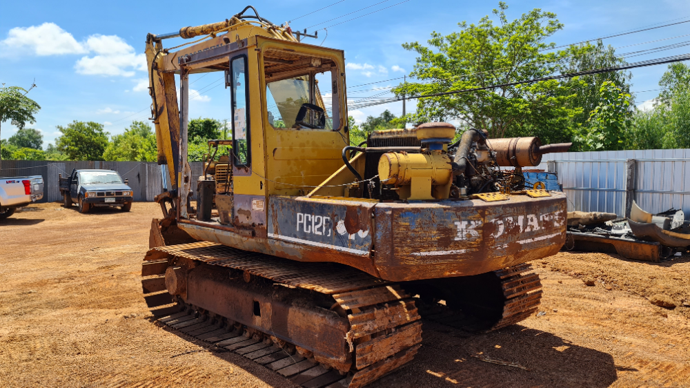 ขาย แบคโฮ KOMATSU PC100-3 เครื่อง HO7C ปั้มเดิม รถใช้งานได้ ช่วงล่างมีเก็บงานนะครับ