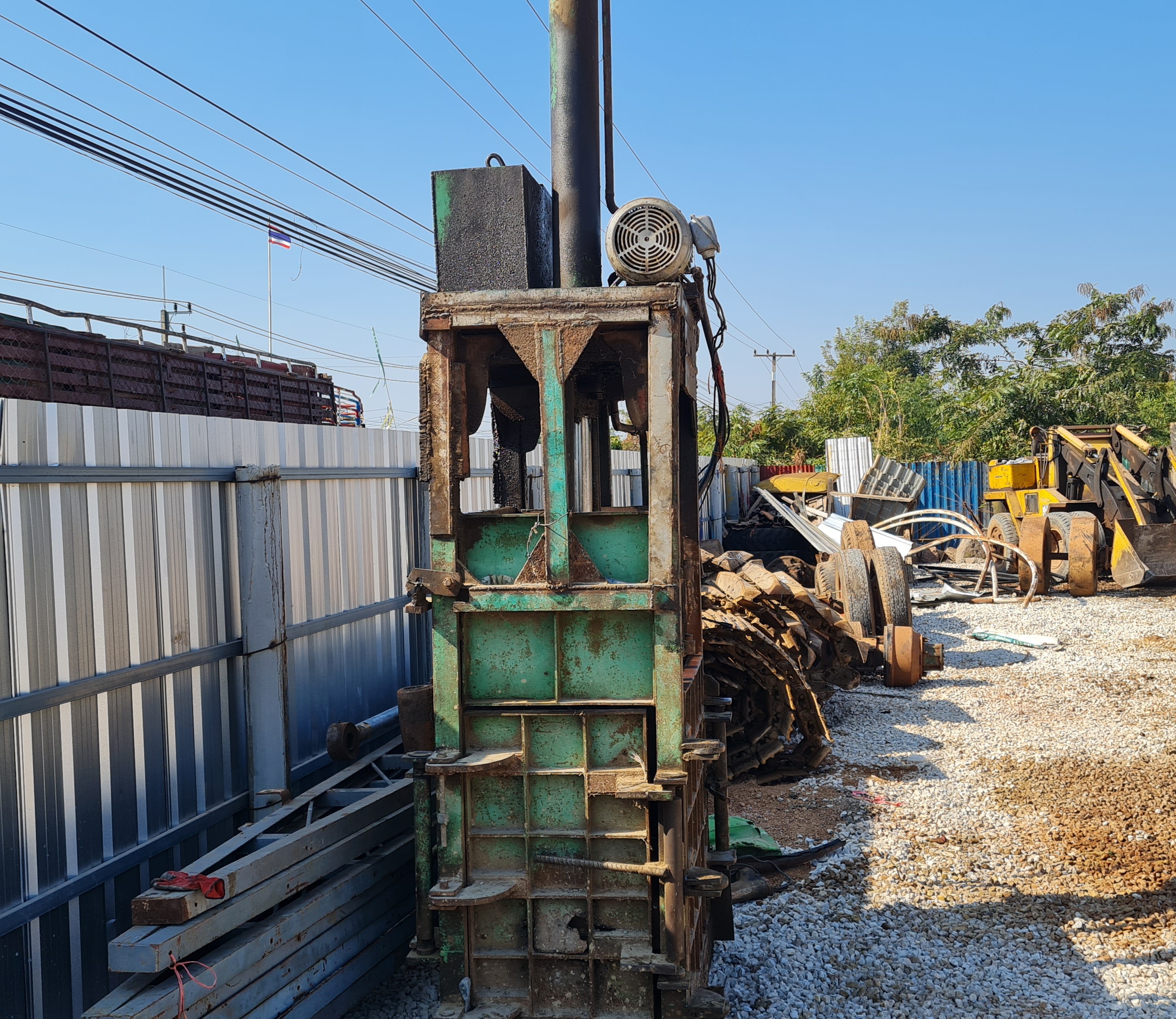 ขาย แท่นอัด หรือเครื่องอัด วัสดุรีไซเคิล