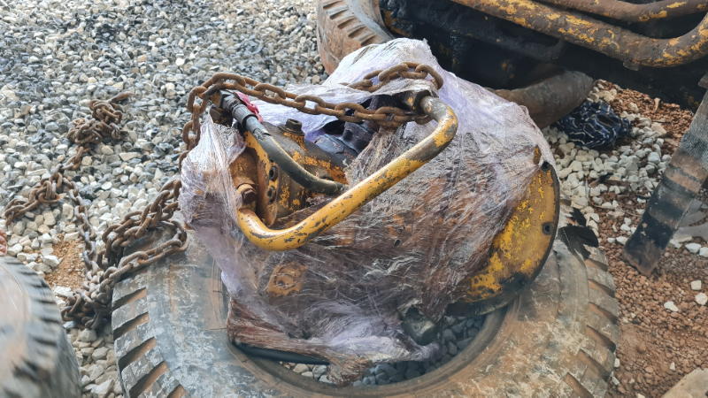 ขาย แบคโฮ KOMATSU PC100-3 เครื่องดี รถใช้งานได้ แถมปั้มไฮดรอริค และออยคูลเลอร์ ให้ด้วยนะครับ