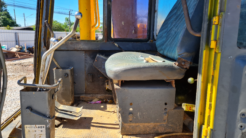 ขาย แบคโฮ KOMATSU PC100-3 เครื่องดี รถใช้งานได้ แถมปั้มไฮดรอริค และออยคูลเลอร์ ให้ด้วยนะครับ