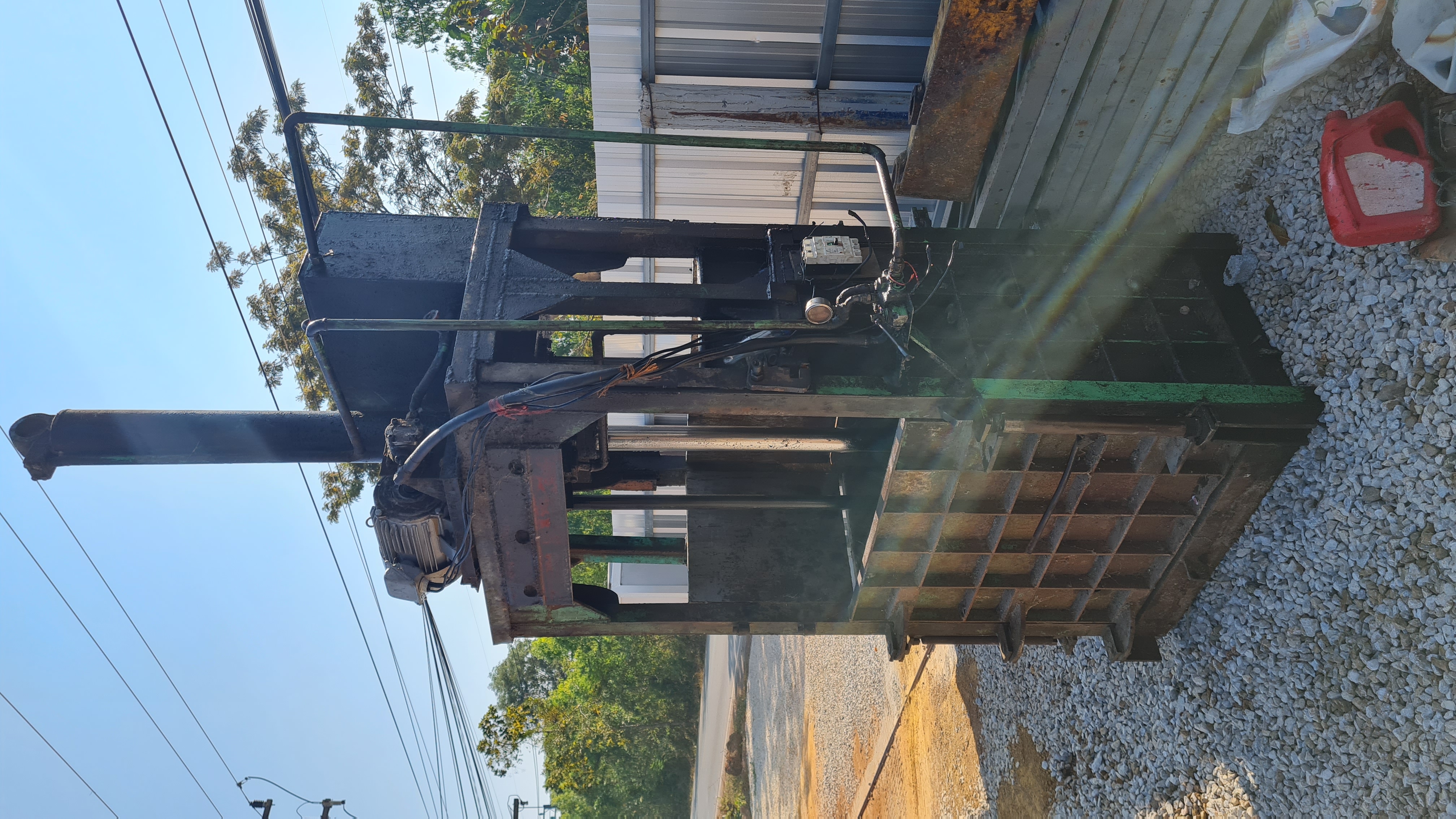 ขาย แท่นอัด หรือเครื่องอัด วัสดุรีไซเคิล