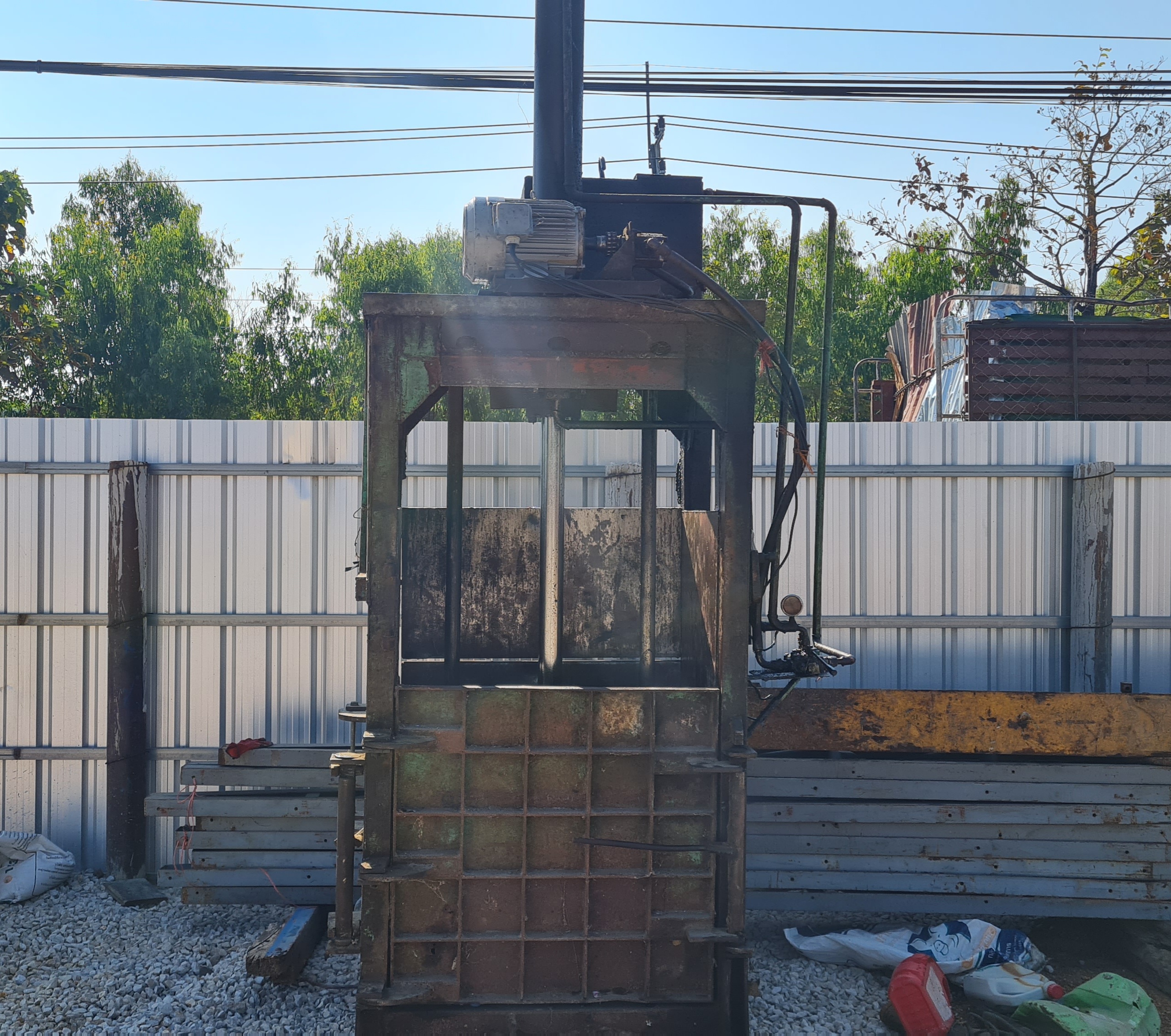 ขาย แท่นอัด หรือเครื่องอัด วัสดุรีไซเคิล